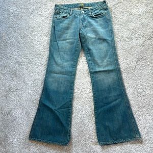 Y2K 7 for all mankind flare leg low rise A jeans. Sz 27